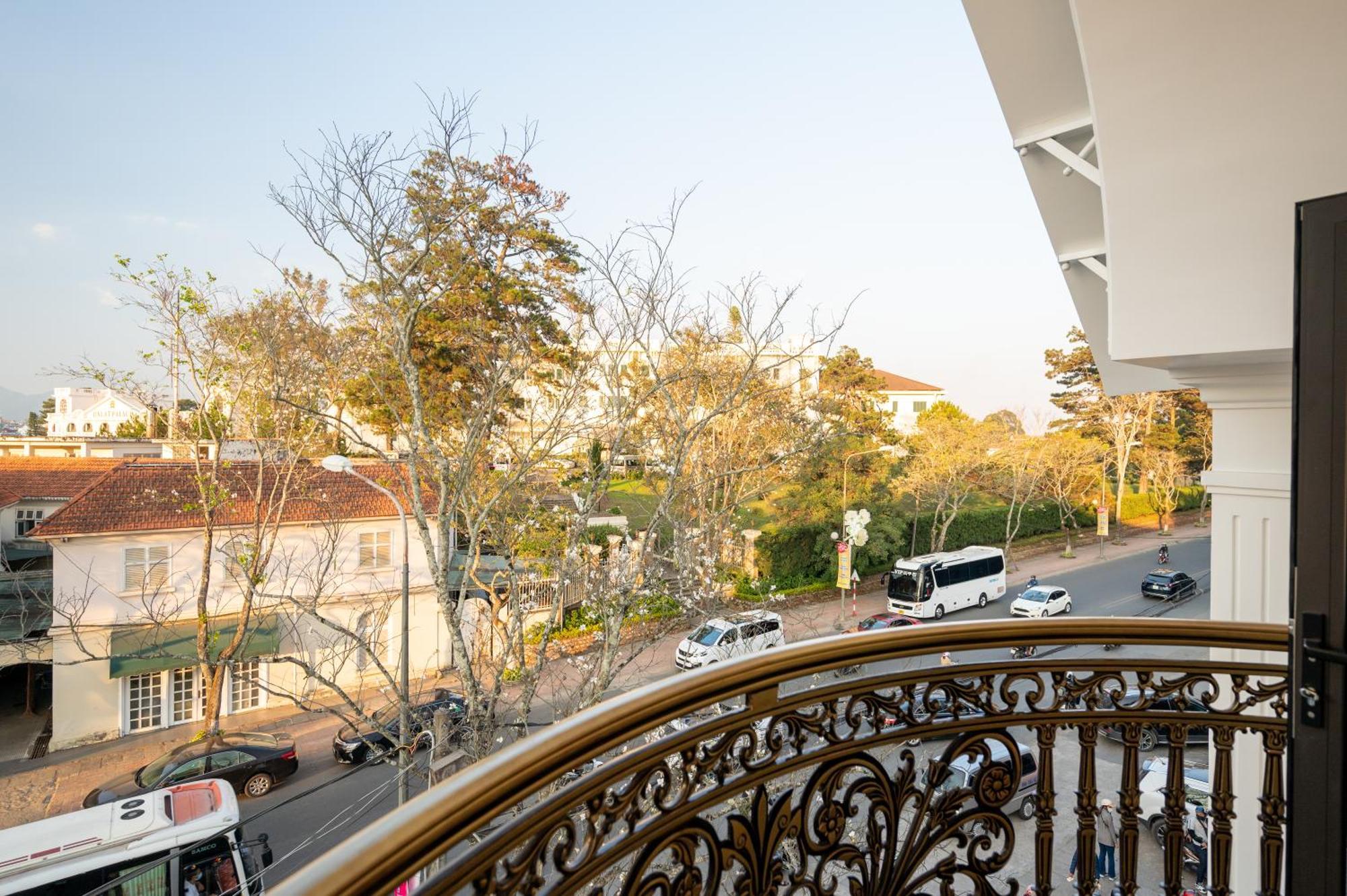 La Fleur Premium Central Apartment Hotel Da Lat Værelse billede